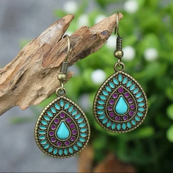 Women’s small dangle multicolor earrings - Picture 2 of 3